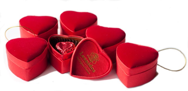 Leonidas box (12 hearts) and Snoozy bear  Orsacchiotti, San valentino,  Festa di san valentino